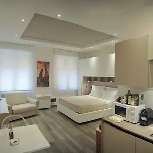 Apartment Andrea Luxury Strada Maggiore Studio 1